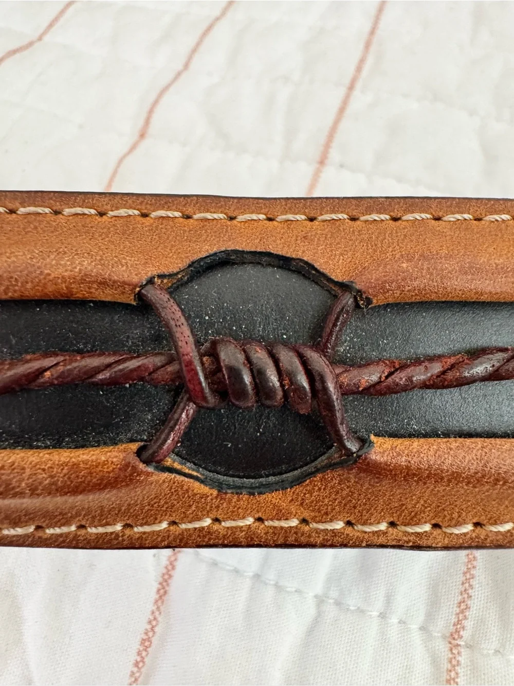 JUSTIN Buckle Belt Sz: 40 Brown Barbed Wire Leather Western Cowboy Rodeo C10813